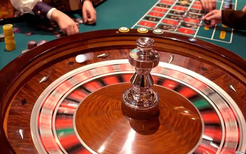 Panel kontrol taruhan dan saldo dalam permainan Fishing Arcade